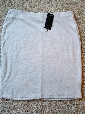 Anthropology Brand, Amadi Cream Pencil Skirt with Clean Silhouette